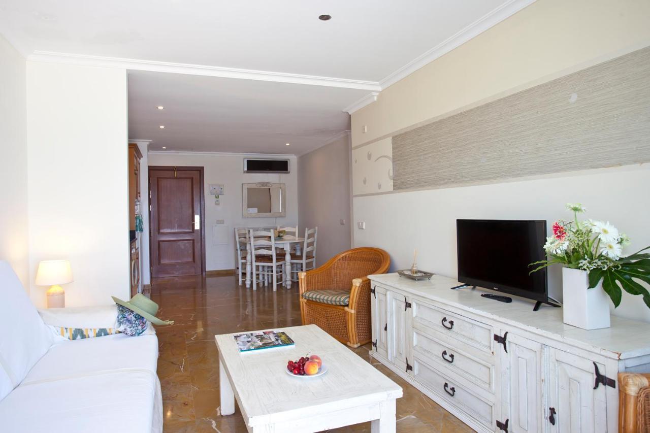 Apartments Galeon Suites Port de Pollença Exteriör bild