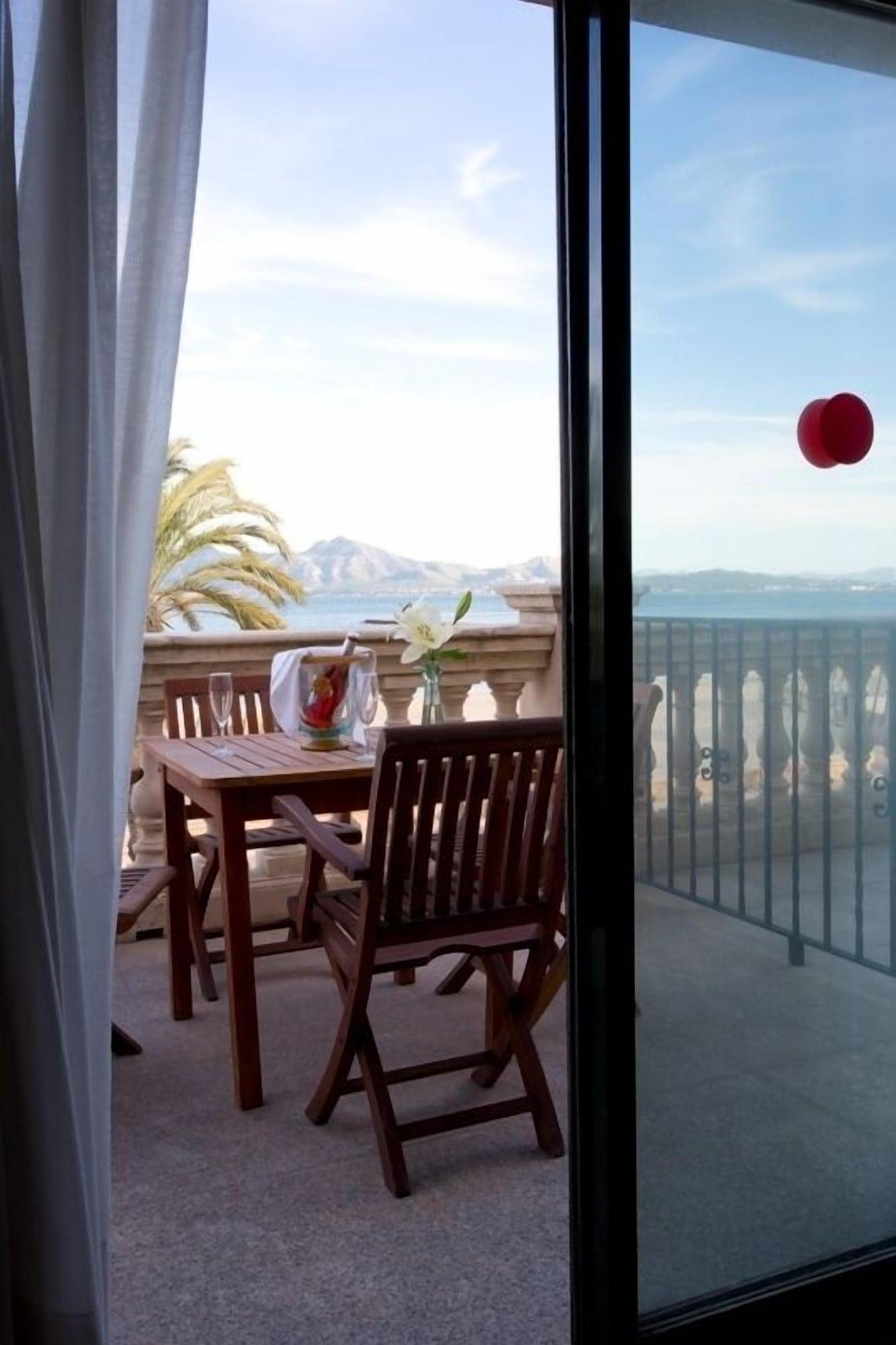 Apartments Galeon Suites Port de Pollença Exteriör bild