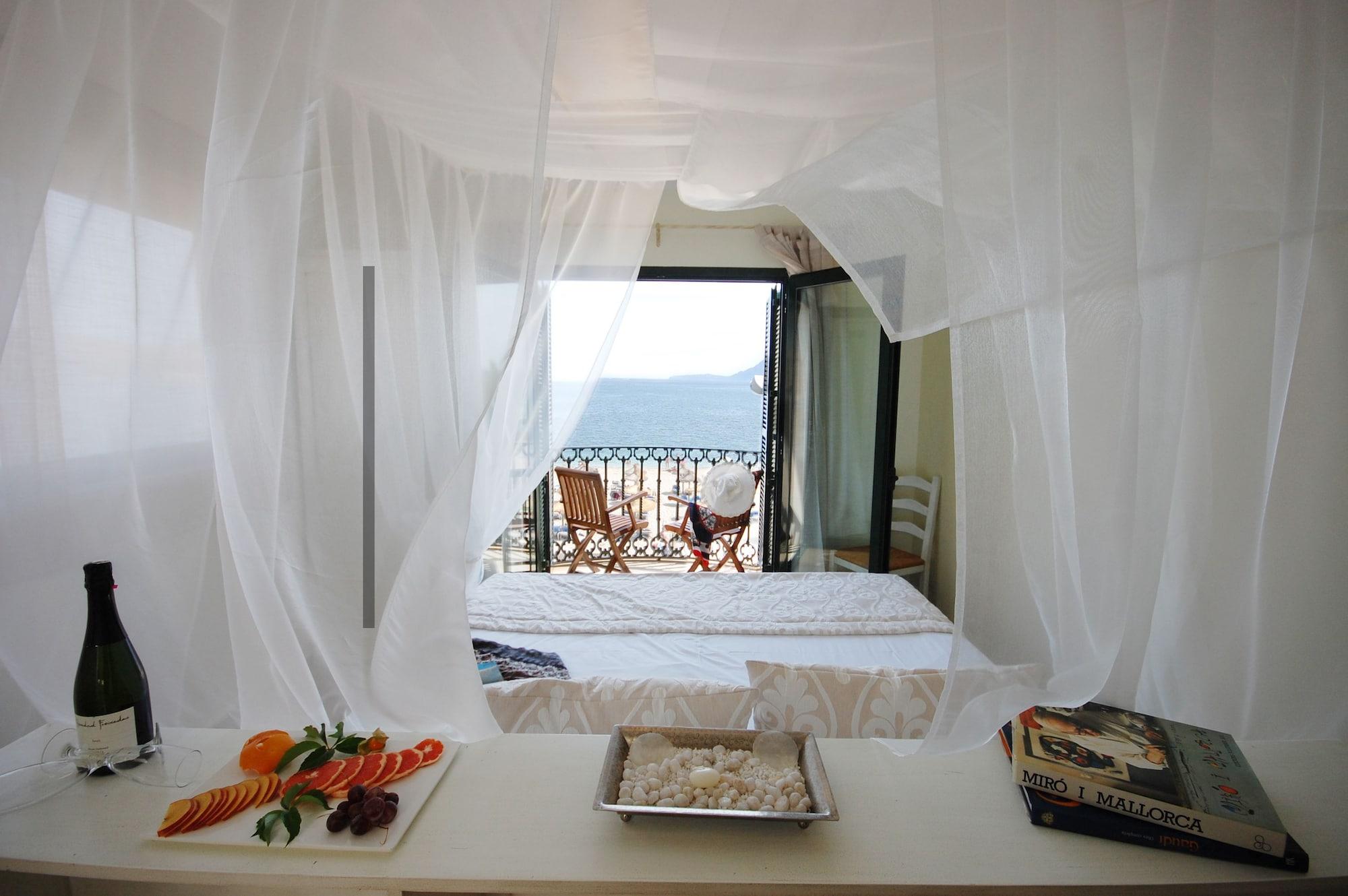 Apartments Galeon Suites Port de Pollença Exteriör bild
