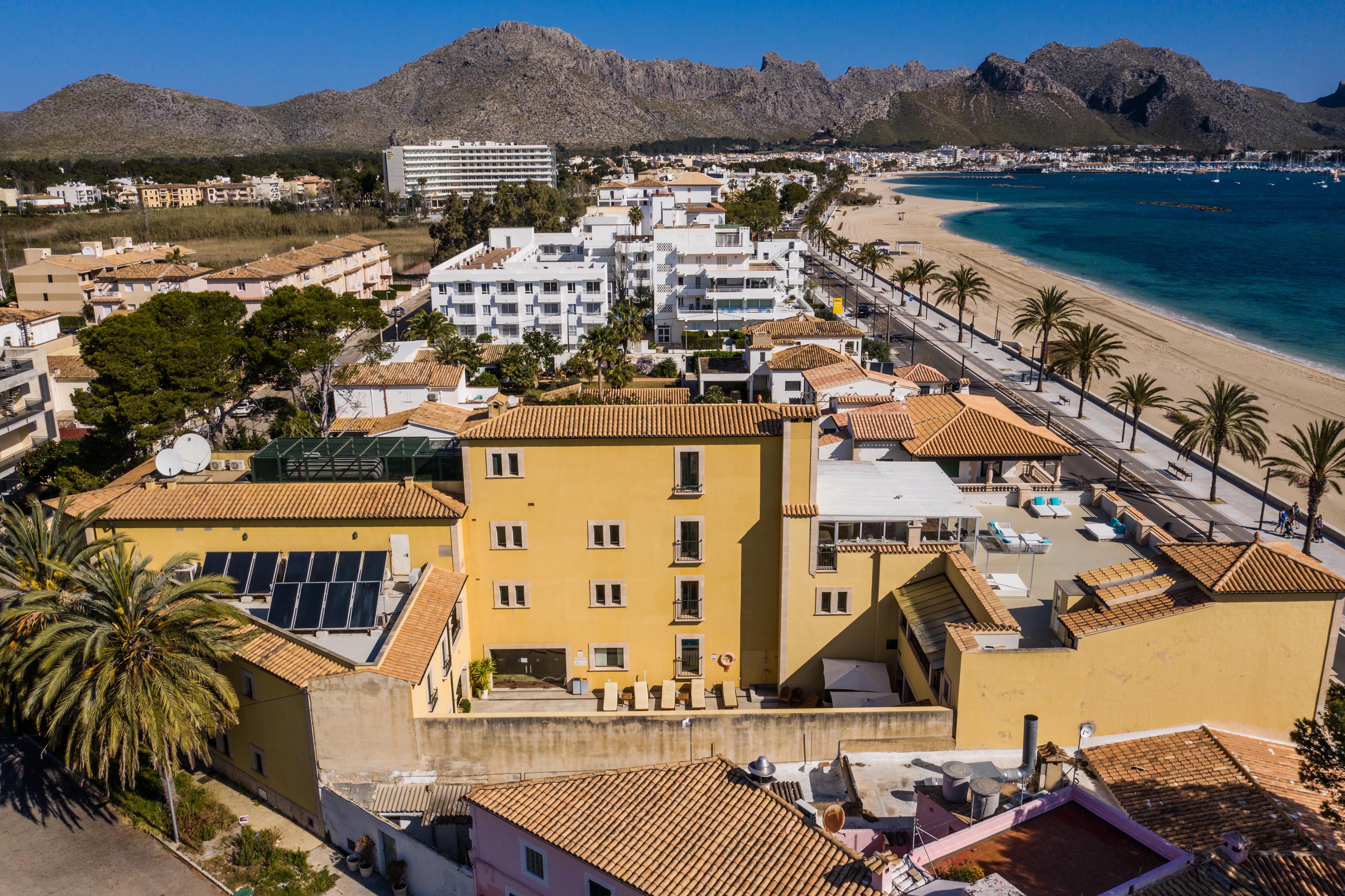 Apartments Galeon Suites Port de Pollença Exteriör bild