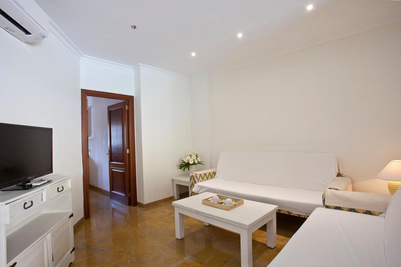 Apartments Galeon Suites Port de Pollença Exteriör bild