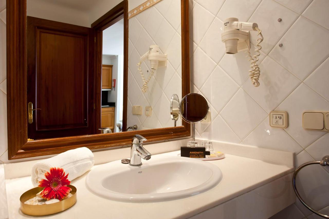 Apartments Galeon Suites Port de Pollença Exteriör bild