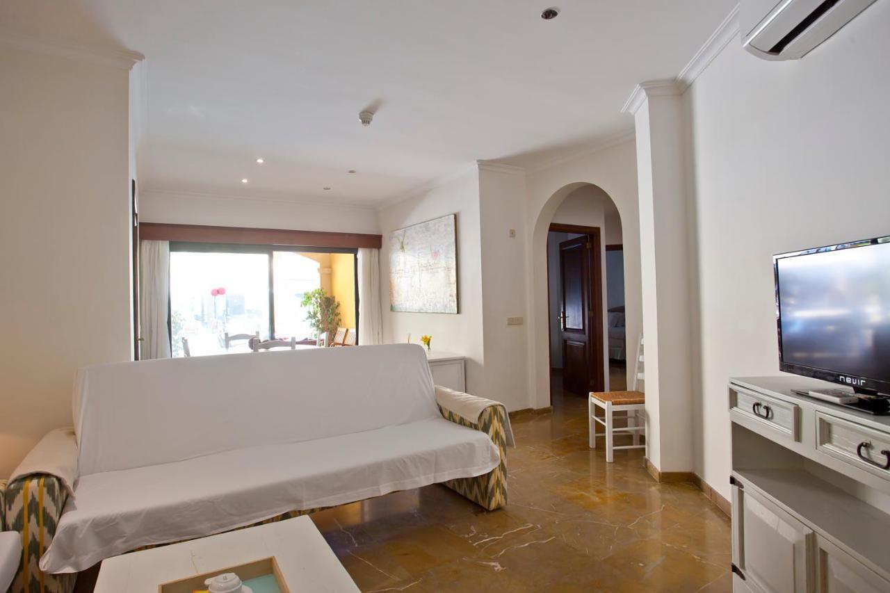 Apartments Galeon Suites Port de Pollença Exteriör bild